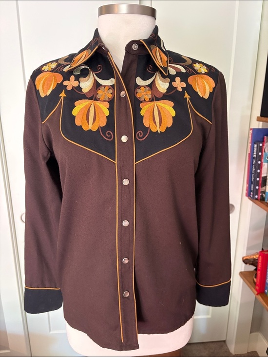 Vaqueras Tops - Vintage Brown Western pearl snap Shirt with gold tonal Floral Embroidery